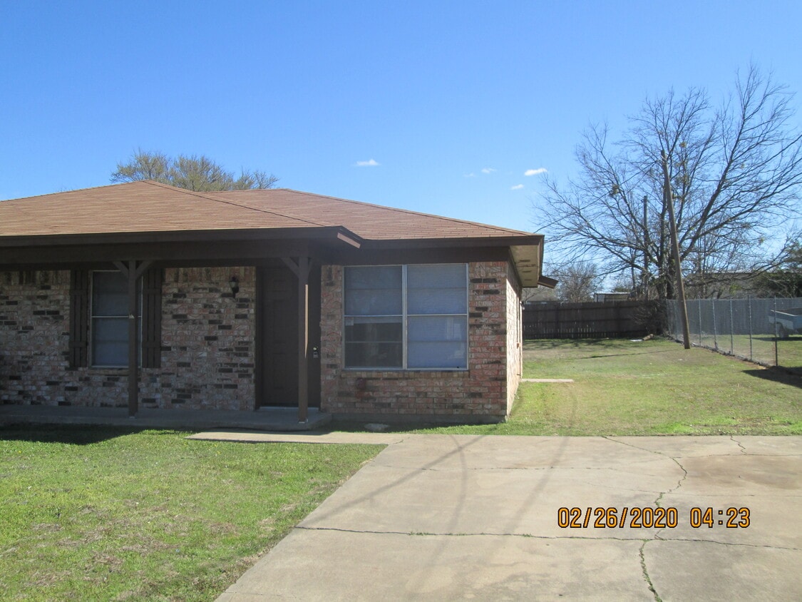 Primary Photo - 2029 Brandi Ln