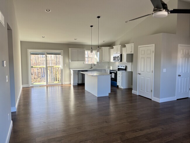 Building Photo - 422 Holtgrewe Farms Loop