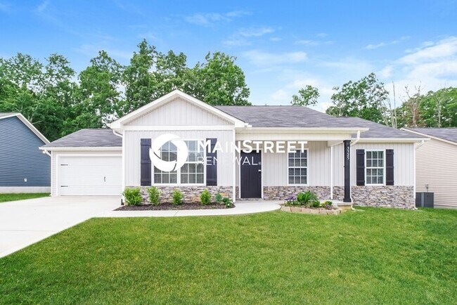 Building Photo - 3 Bedroom Pet-Friendly Home in POWELL, TN with Main Street Renewal