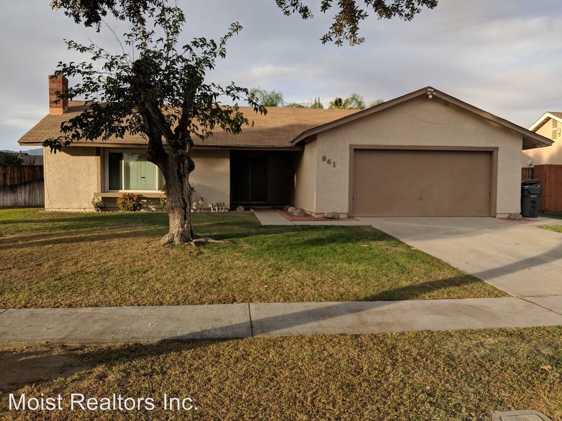 Foto principal - 4 br, 2 bath House - 861 Denise