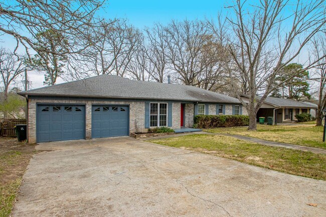 Building Photo - 8210 Leatrice Dr