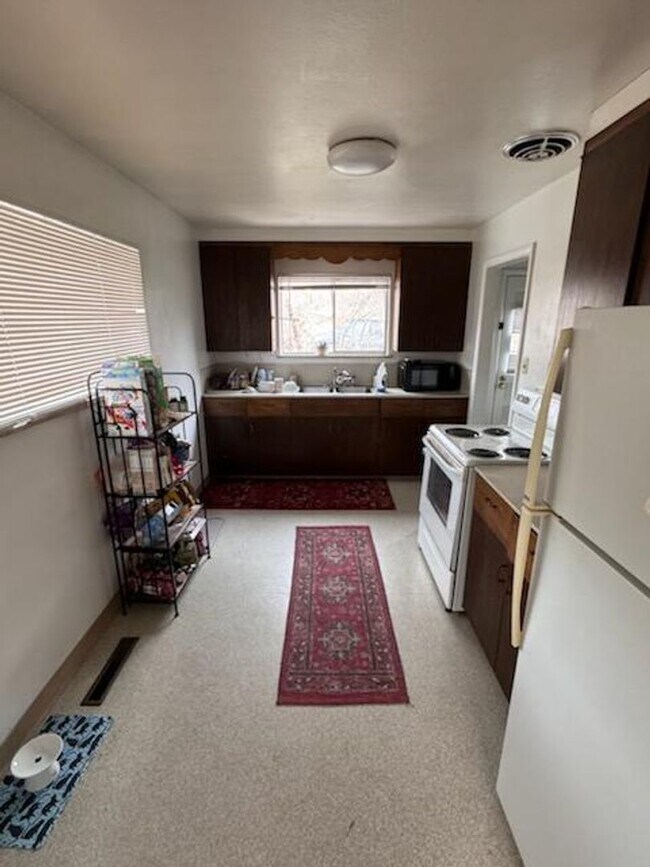 Building Photo - 2bed 1 bath Boulder duplex for rent