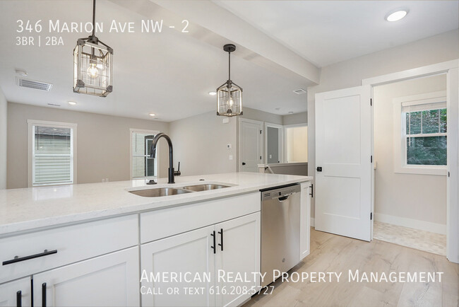 Foto del edificio - 346 Marion Ave NW