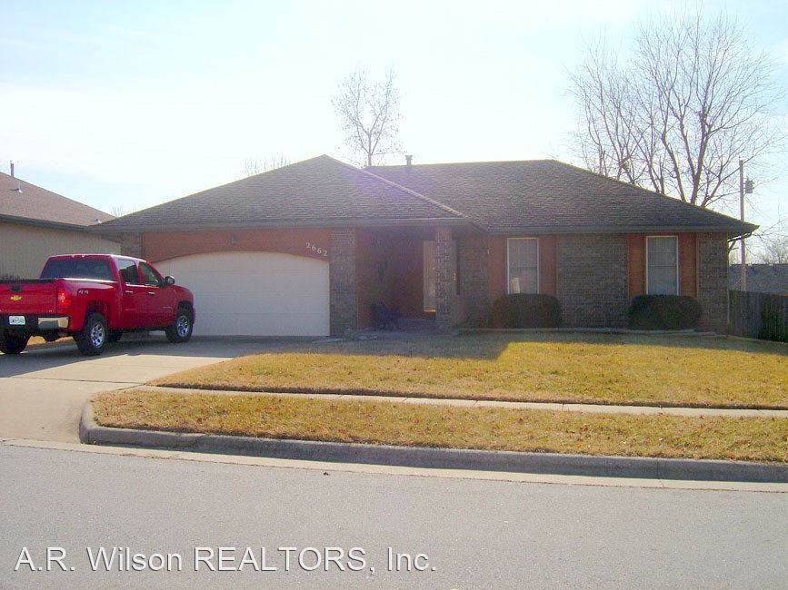 Foto principal - 3 br, 2 bath House - 2662 W. VILLAGE TERRACE