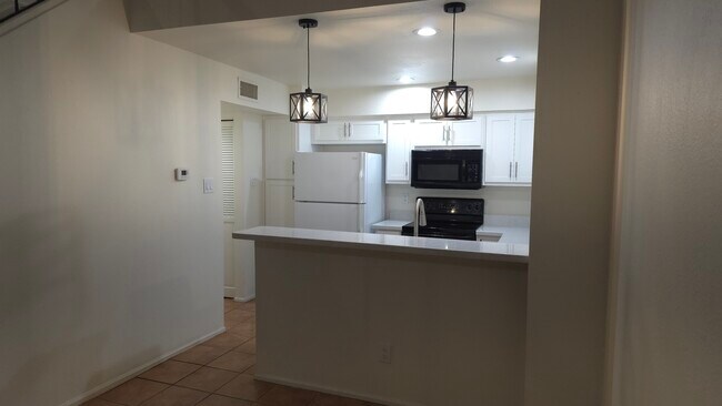 Cocina - 1717 E Union Hills Dr