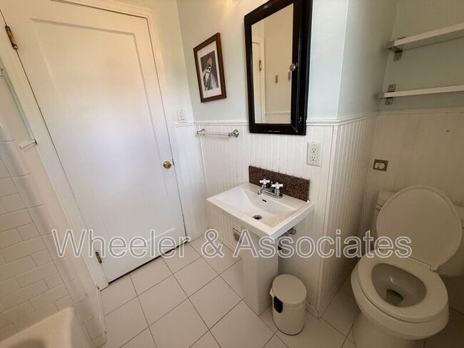 Building Photo - 1575 S 800 E