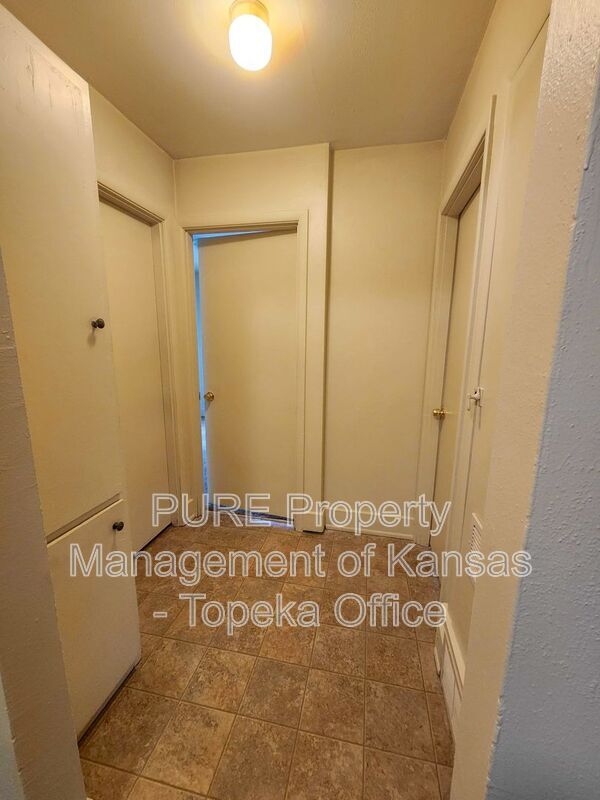 Building Photo - 1404 SW 37th St