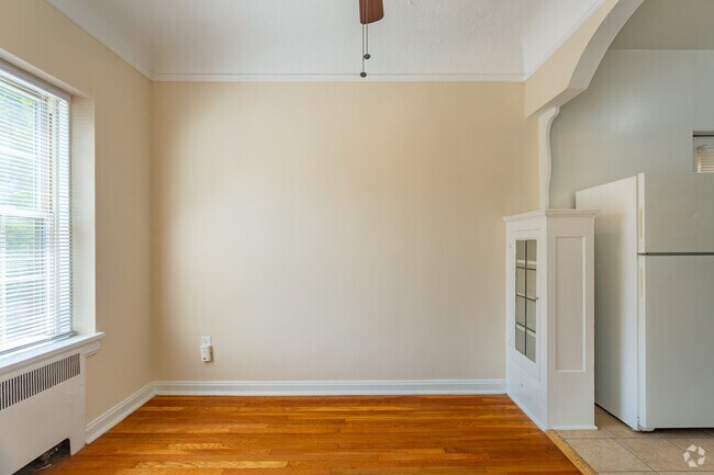 1BD 1BA 700 metros. Ft.- The Westcourt - Bellecliff & Lakewood Area