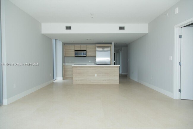 Building Photo - 16385 Biscayne Blvd