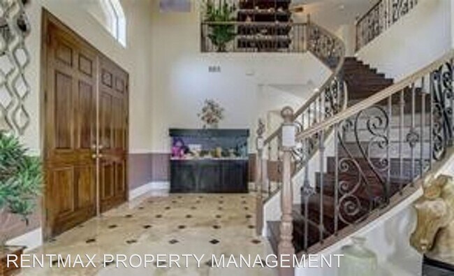 Foto del edificio - 6 br, 5.5 bath House - 10150 ELIZABETH ANN LN