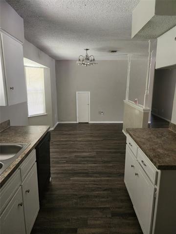 Building Photo - 3425 Royal Crest Dr