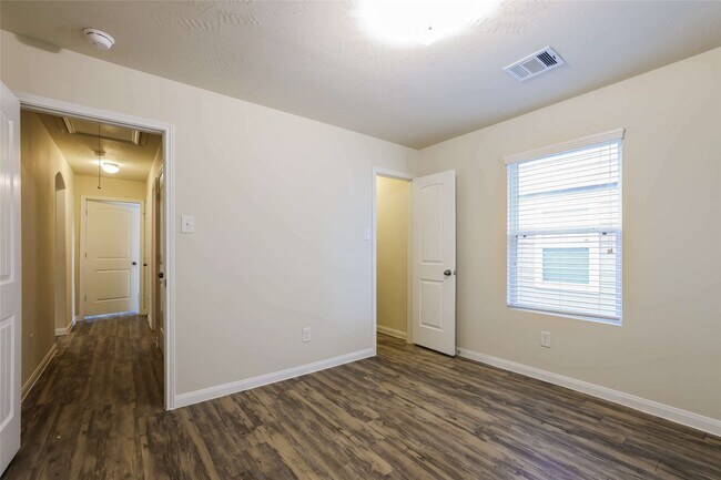 Building Photo - 13274 City Grn Trl