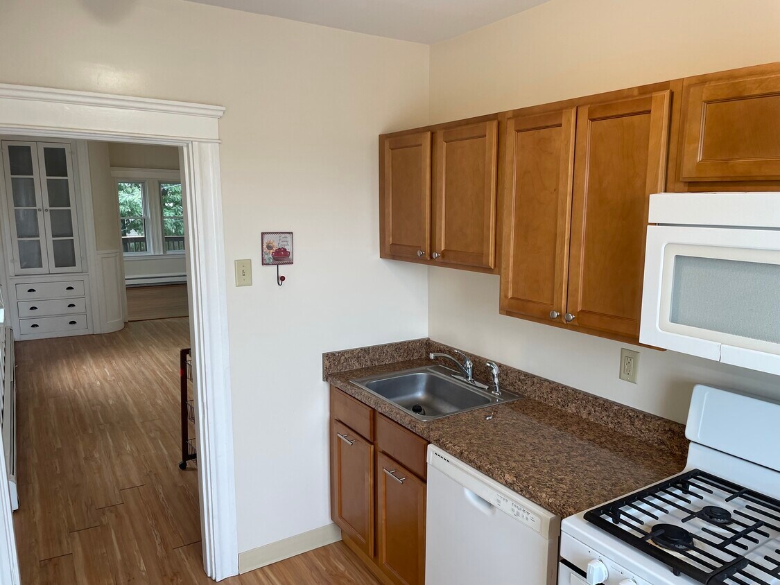 Foto principal - 3 BR Quiet Area Near Blackstone River Bike...