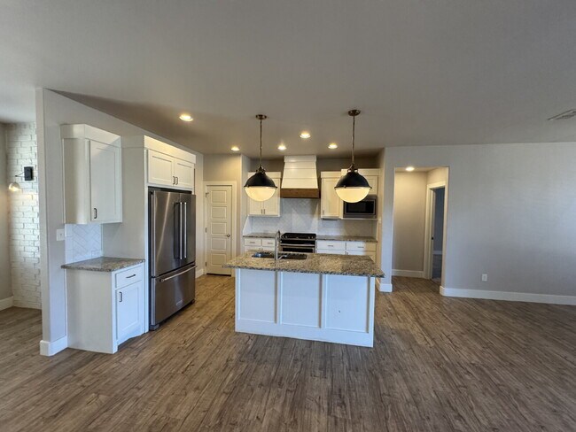 Foto del edificio - Beautiful Spacious Home in Cooper Schools!