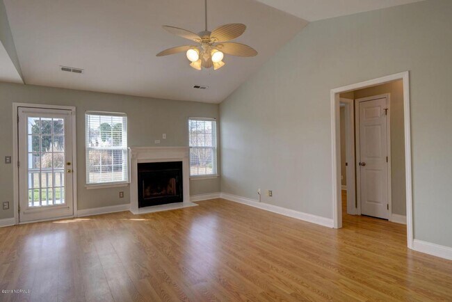 Building Photo - 3904 Claymore Dr