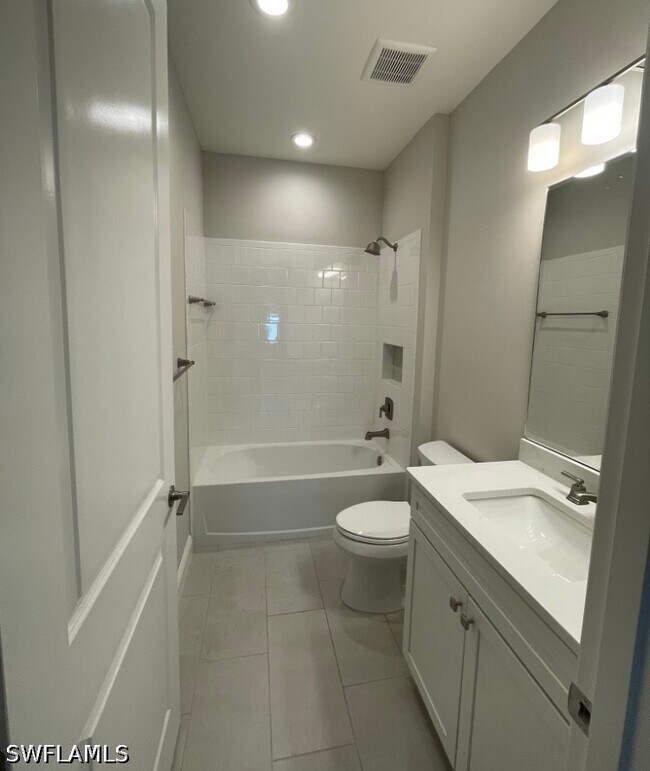Foto del edificio - 4600 Skysail Dr