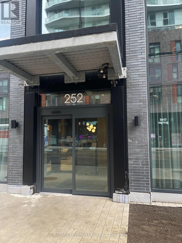 Photo principale - 252-2252 Church St