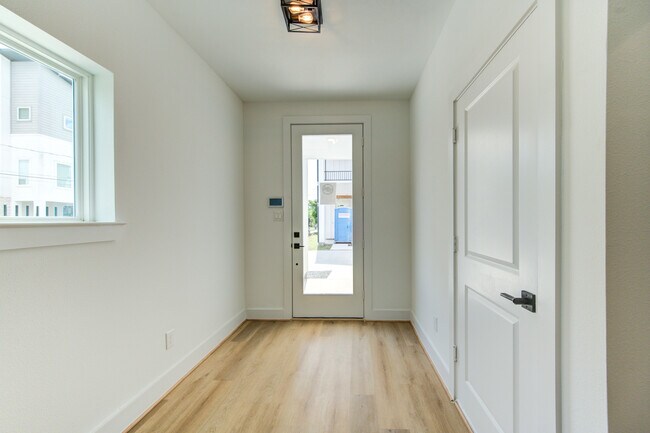 Foto del edificio - 4041 Buck St