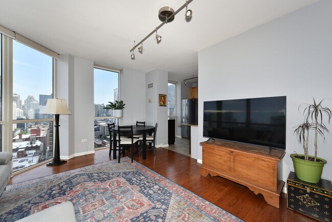 Foto del edificio - 645 N Kingsbury St