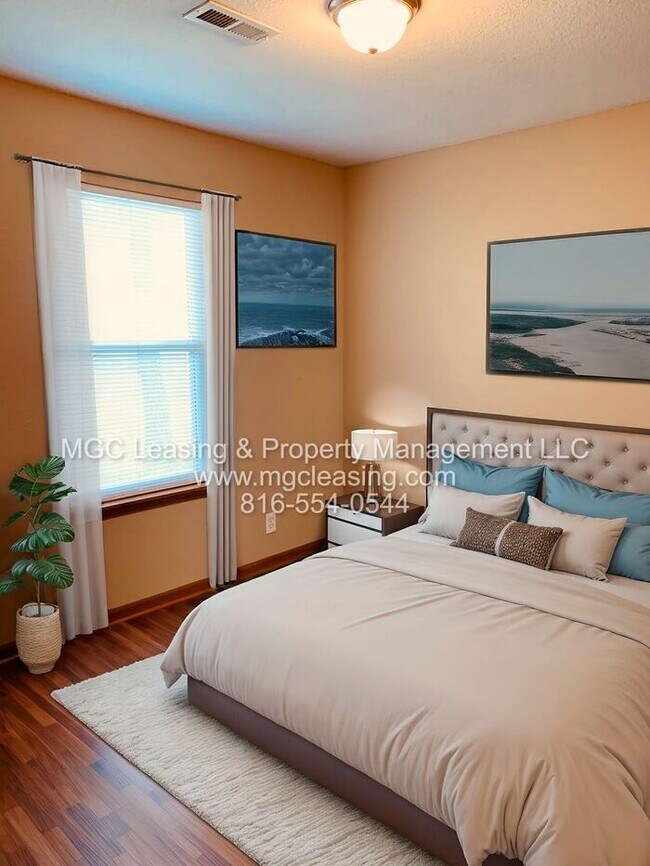 Foto del edificio - Charming Ranch Duplex in the Heart of Lone Jack - Ready Now!