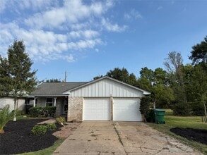 Building Photo - 622 Bradley St