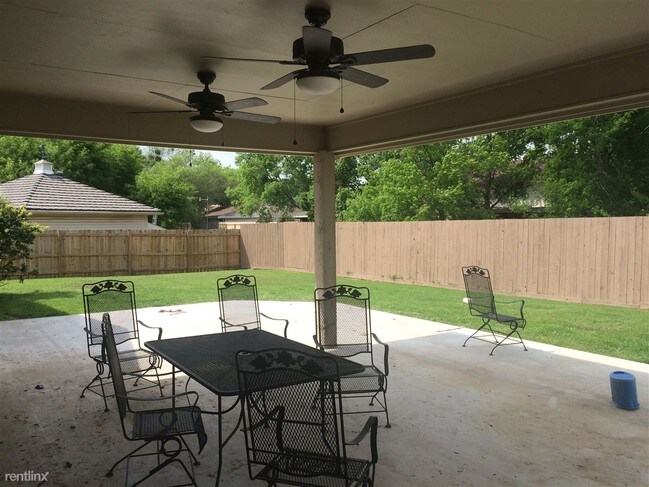 Building Photo - 5 br, 3.5 bath House - 2818 Cherry Creek Cir