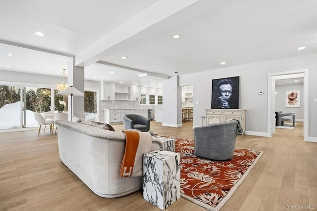 Building Photo - 2 Wynmor Rd