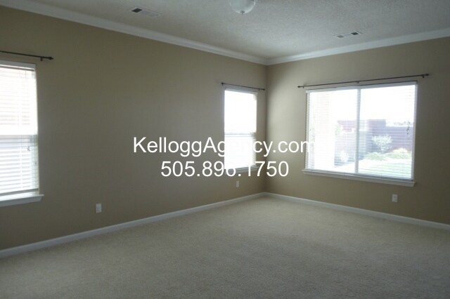 Foto del edificio - 3600 Plano Vista Rd NE