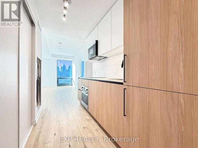 Building Photo - 35 Parliament St