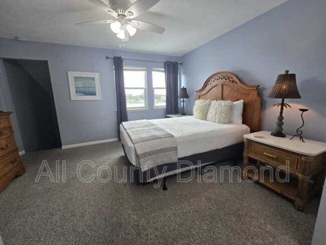 Building Photo - 301 Lullwater Dr