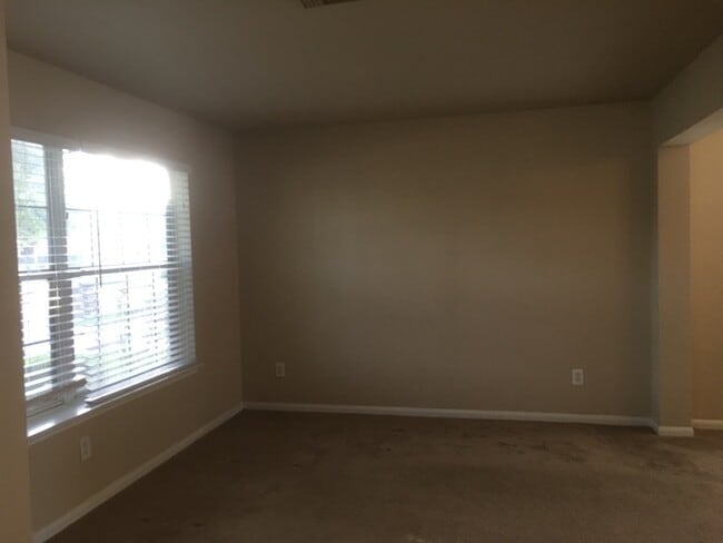 Building Photo - 10515 Berclair Dr