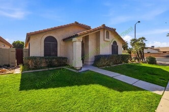 Building Photo - 801 E Vaughn Ave