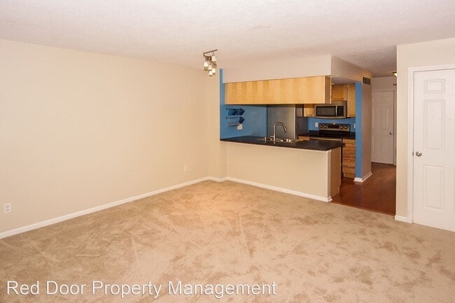 Building Photo - 2 br, 2.5 bath House - 6036 South Bay Dr