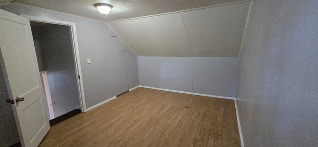 Building Photo - Charming 3-Bedroom Home with Basement in J...