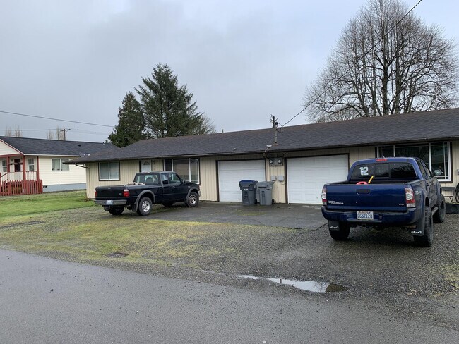 Building Photo - 104 N Williams St