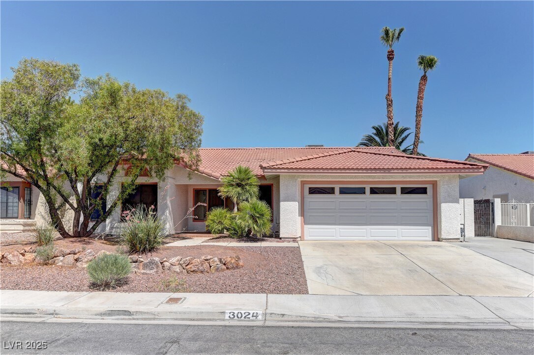 Primary Photo - 3024 Nutwood St