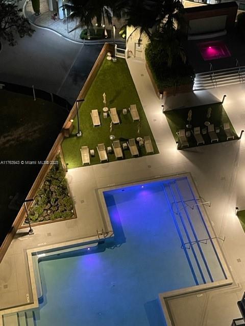 Foto del edificio - 350 S Miami Ave