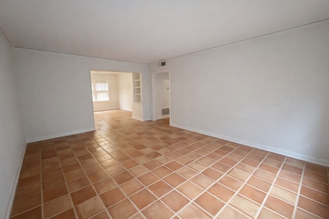 Building Photo - 1928 North Blvd