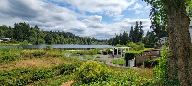 Building Photo - Newcastle Waterfront 2BD 2BA at Lake Boren...