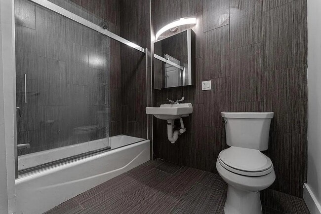 Photo - 62 Newkirk St - APT 1B