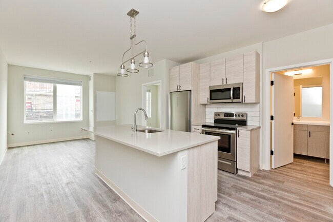 Building Photo - Updated unit available! Gourmet Kitchen, l...