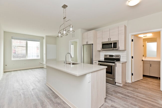 Building Photo - Updated unit available! Gourmet Kitchen, l...