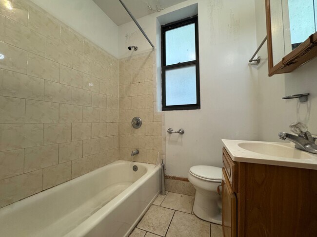 Foto del edificio - 3135 Broadway