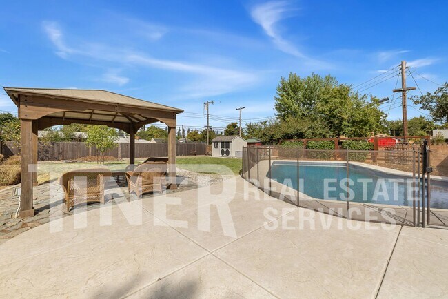 Foto del edificio - 3831 Horton Ln