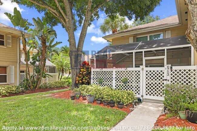 Foto del edificio - Stylish 2-Bedroom Townhome in Gated Boynto...