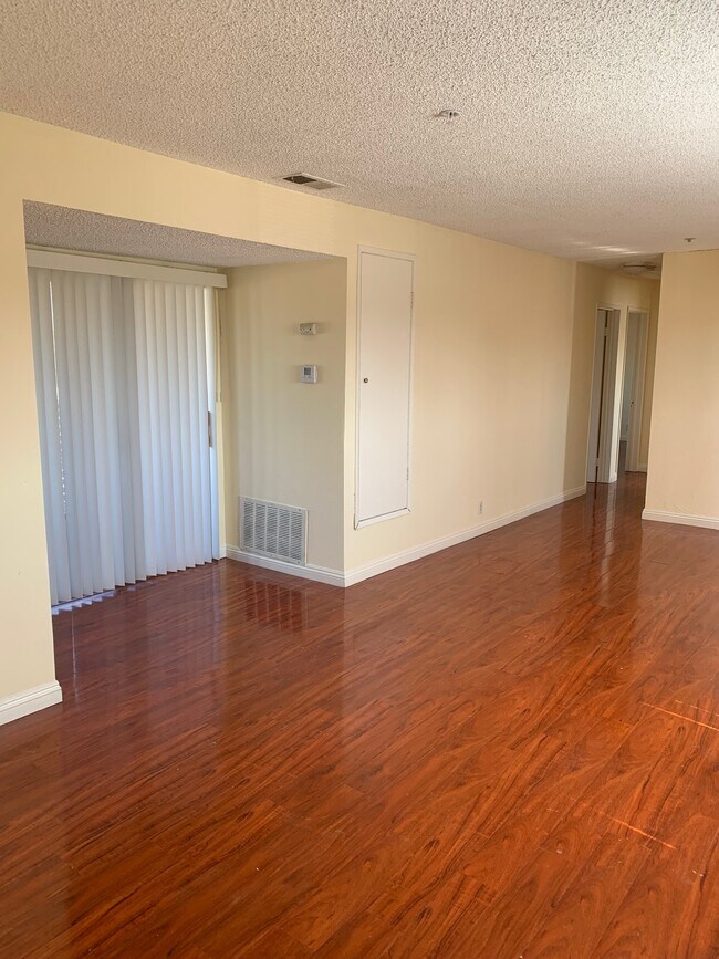 Foto del edificio - 1113 Circle City Dr