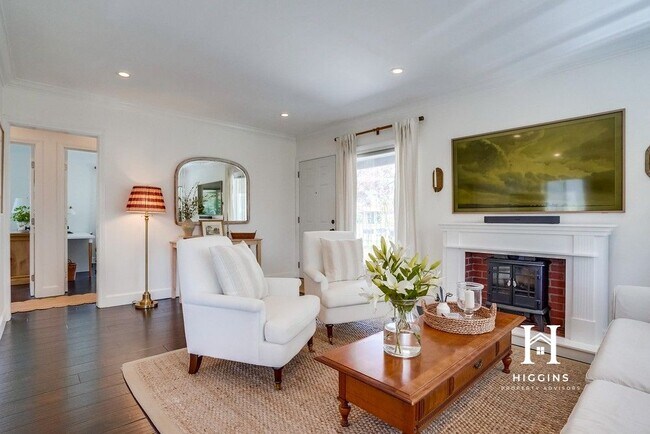 Foto del edificio - 5716 Hazelbrook Ave
