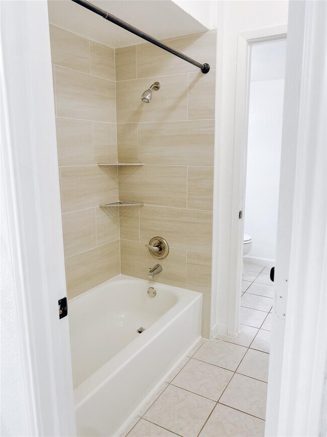 Building Photo - 14555 Wunderlich Dr