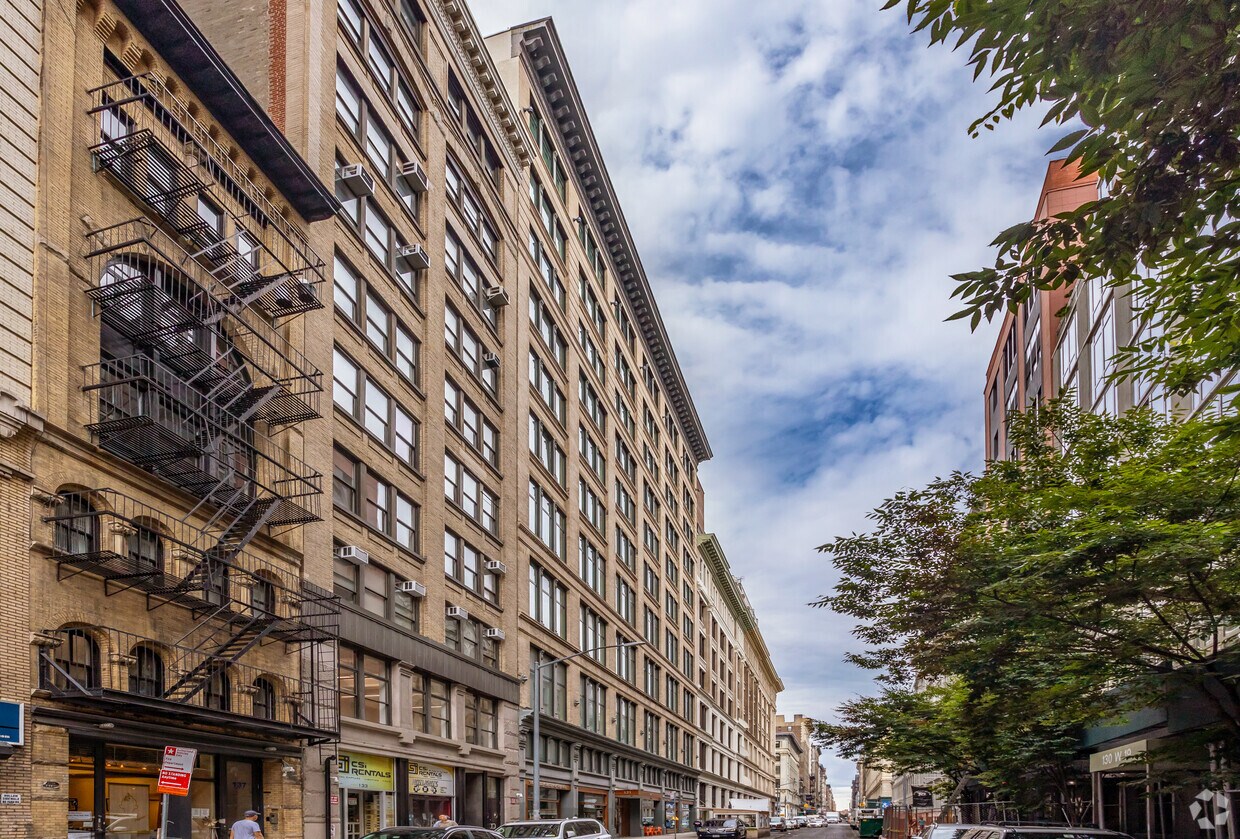 Primary Photo - The Lion's Head Condominium