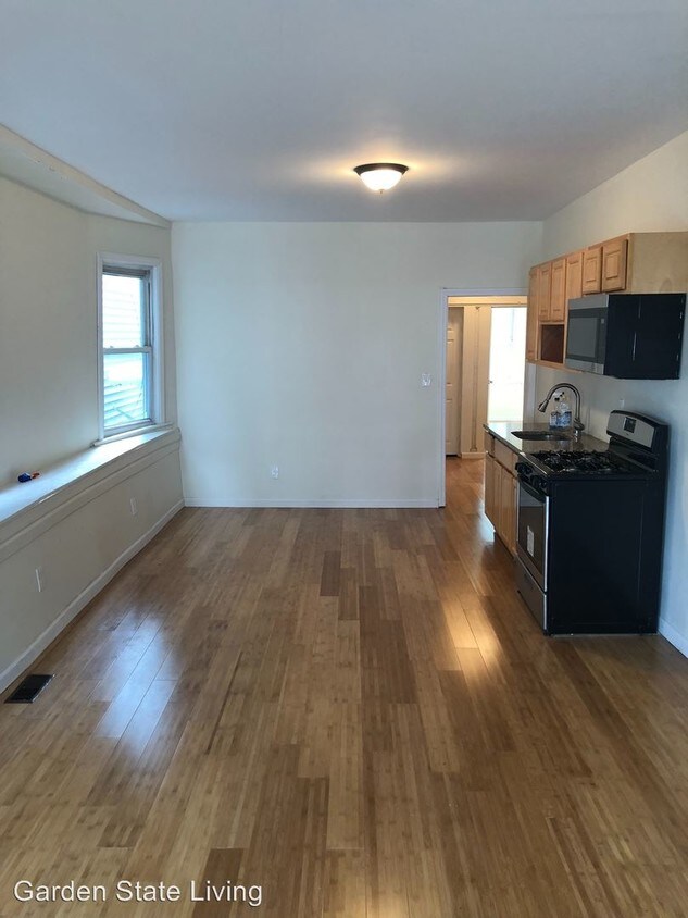 16 N 5th St, Newark, NJ 07107 Condo for Rent in Newark, NJ